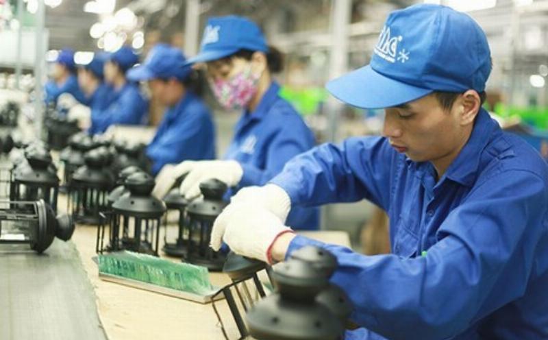 Hình ảnh minh họa các phương pháp hoặc chiến lược cải thiện năng suất lao động, như đào tạo, công nghệ, quản lý.