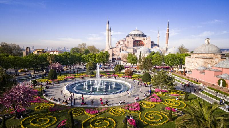 Hình ảnh một công trình kiến trúc nổi tiếng còn tồn tại của Đế chế Ottoman (ví dụ: Hagia Sophia, Blue Mosque)