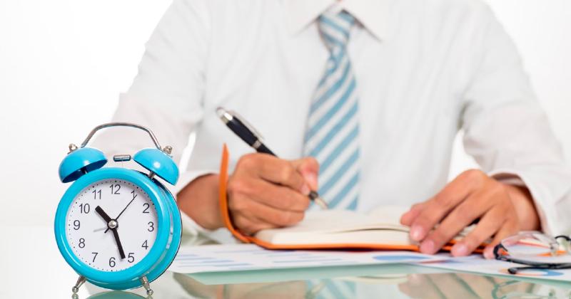 Minh họa các giải pháp khắc phục khái niệm giờ cao su như lập kế hoạch, sử dụng lịch, rèn luyện tính kỷ luật