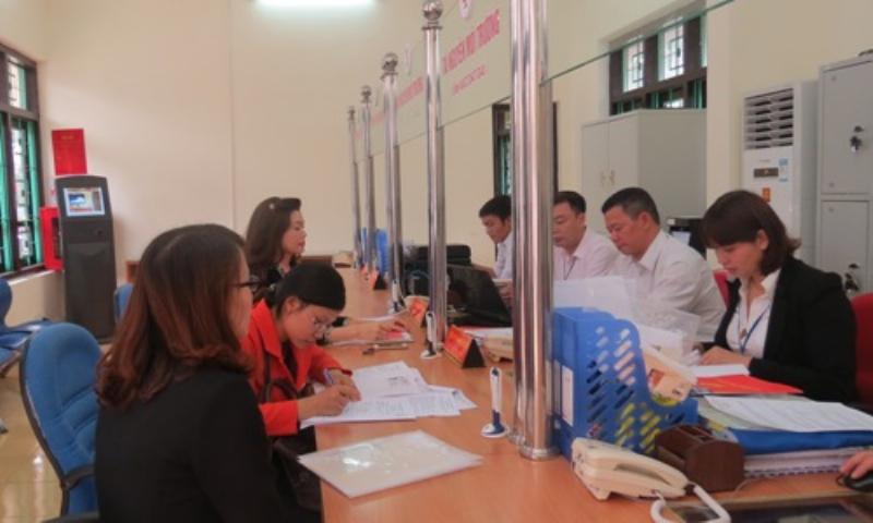 Hinh anh nguoi trao doi thong tin minh bach va hieu qua theo nguyen tac to chuc cong so