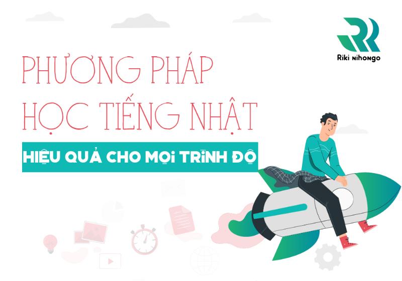 Một người đang ngồi học với nhiều tài liệu xung quanh: sách giáo khoa, máy tính (bài tập online), tai nghe (luyện nghe), sổ ghi chú, thể hiện việc học tiếng Anh toàn diện cả 4 kỹ năng và tài nguyên đa dạng