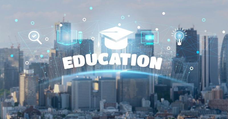 Hình ảnh minh họa các nguồn tài nguyên học tập: sách, máy tính, diễn đàn online, người hướng dẫn.