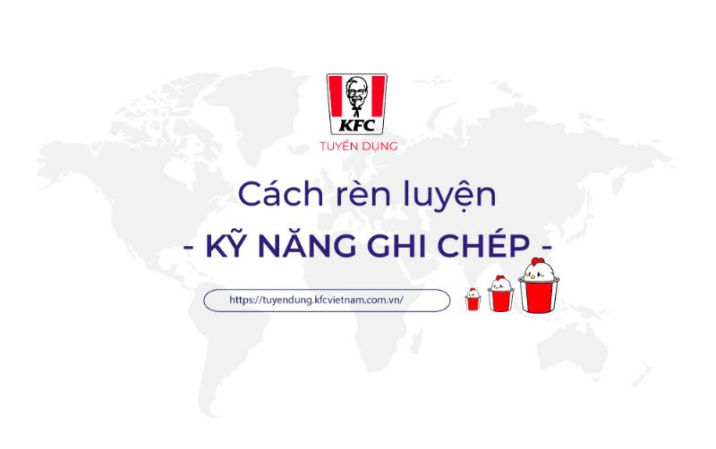 Một sinh viên đang học bài với giáo trình bản đồ học, sử dụng bút highlight và ghi chú trên lề sách, xung quanh là các bản đồ thực tế, cho thấy phương pháp học tập tích cực và kết hợp nhiều nguồn tài liệu.