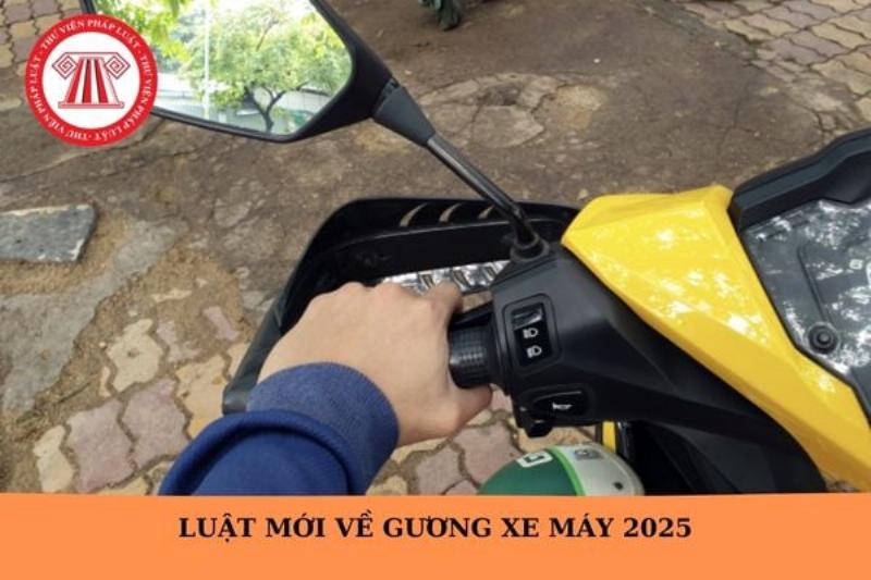 Xe máy lắp một gương bị phạt