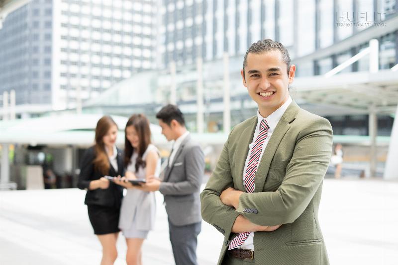 Ứng dụng của chuyên ngành tiếng Anh trong lĩnh vực Xuất nhập khẩu: Đàm phán, chứng từ, giao tiếp đối tác